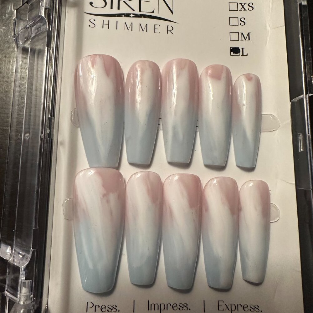 High-quality handcrafted reusable press on nails.